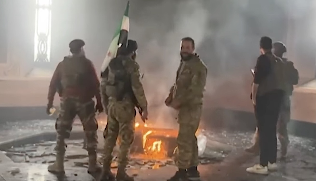 JIHADISTs FURY IN SYRIA: First Assaults on Islamic and Christian Holy Sites (video)